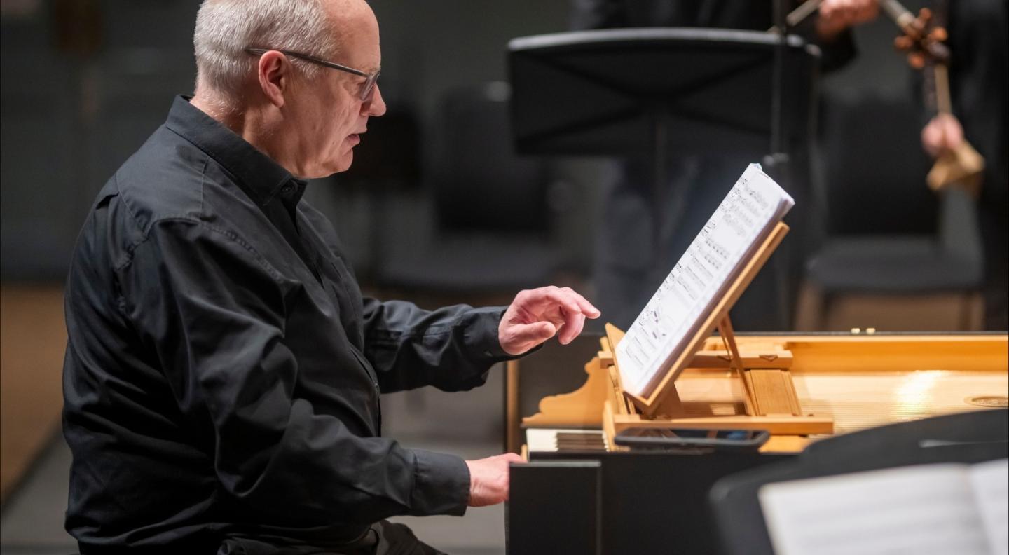 Dunedin Consort director John Butt playing the piano for Bach's Matthew Passion