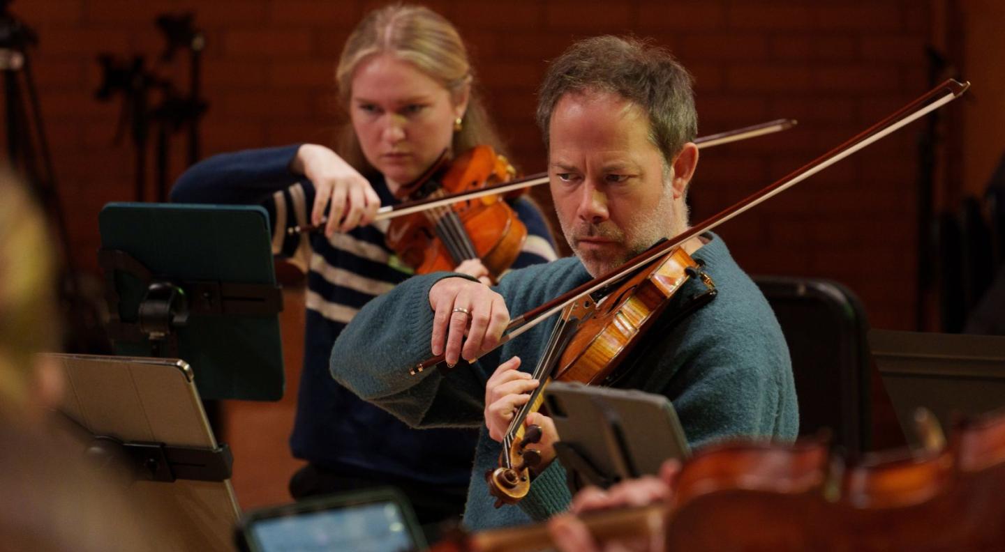 Members of the Scottish Ensemble playing the violin