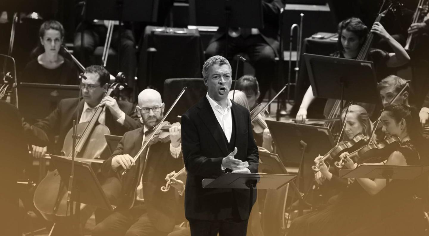 Baritone Roderick Williams performing